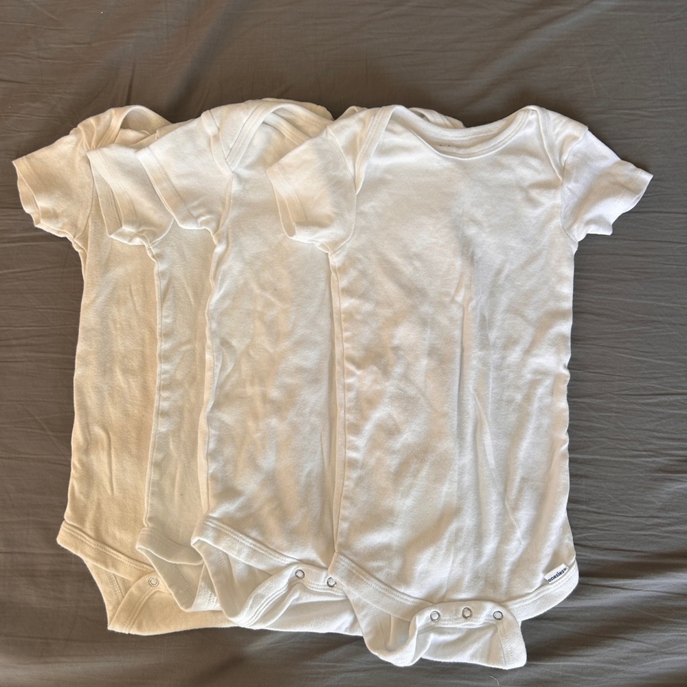 Set of 4 Gerber 100% cotton white body suits 24 months